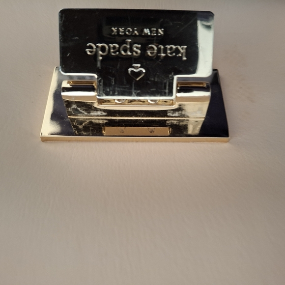 Kate Spade Magnolia Park large satchel. Preowned in excellent condtion. - Picture 5 of 12